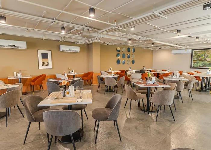 Western Chatuchak Hotel 4*