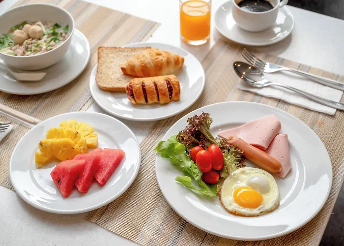 Western Chatuchak 4*